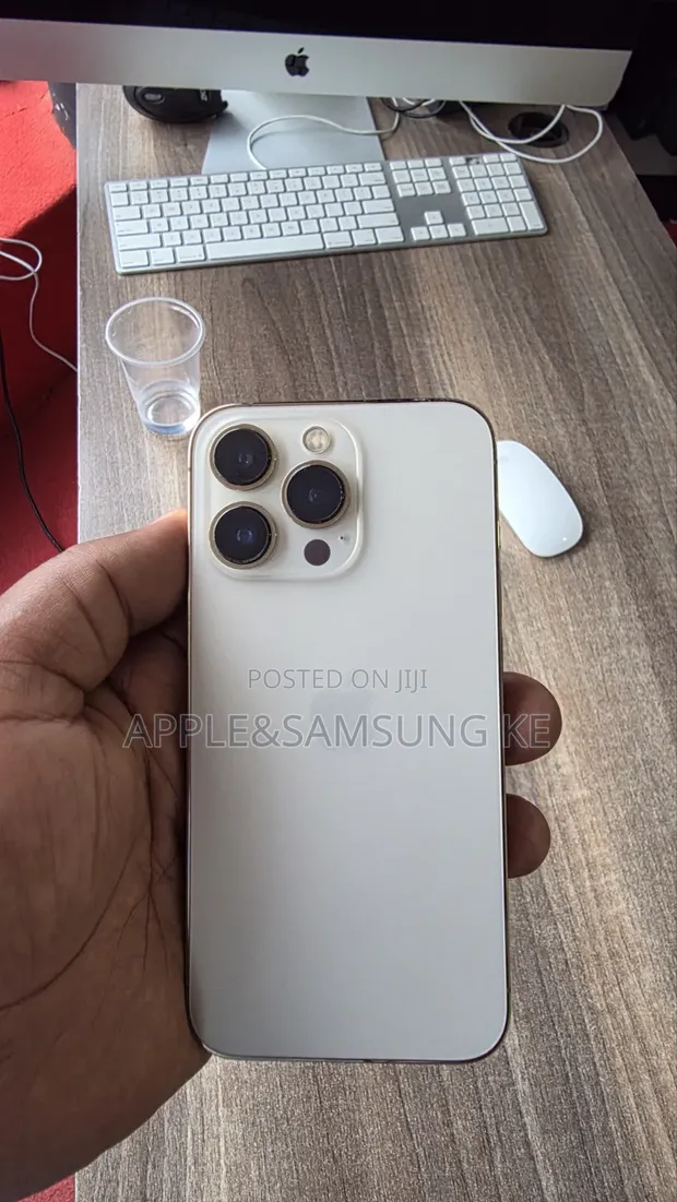 Apple iPhone 13 Pro 256GB Gold - 1
