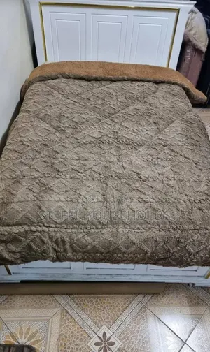 Warm Woolen Duvet - Single