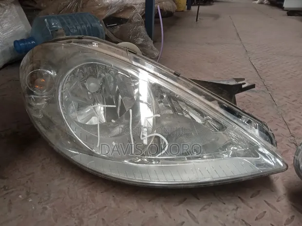Mercedes-Benz A-Class 2006 Headlight (Japan) - 1