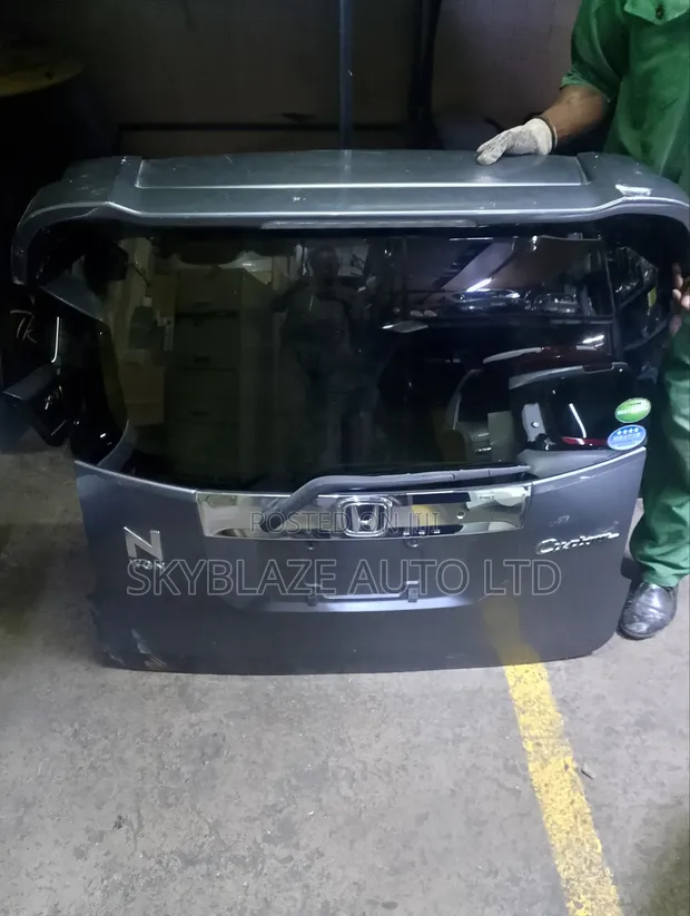 Honda N-WGN Tailgate - 1
