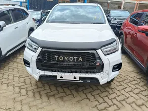 Toyota Hilux Double Cab 2023