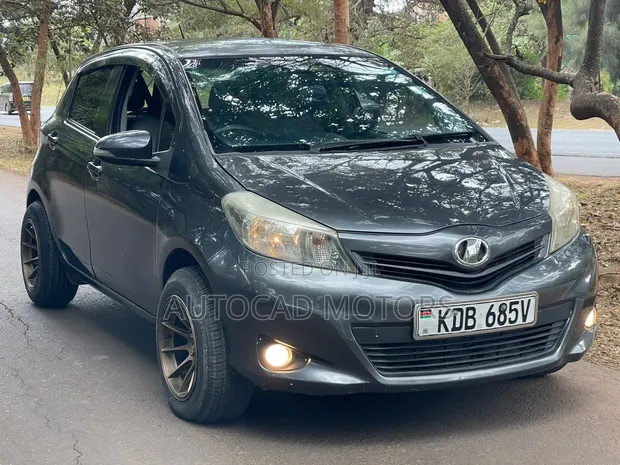 Toyota Vitz 2013 Black - 1