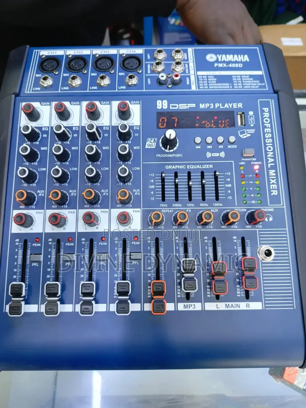 Yamaha 4-Channel Mixer - 1