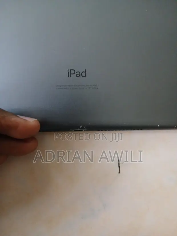 Apple iPad 9.7 64GB Gray (Activation Locked) - 1