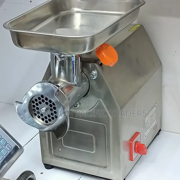 M-8 Commercial Meat Mincer - 1