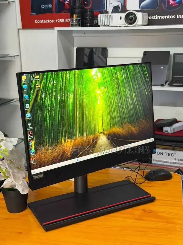 Lenovo Laptop 8GB RAM, 512GB SSD, Intel Core i3 - 1