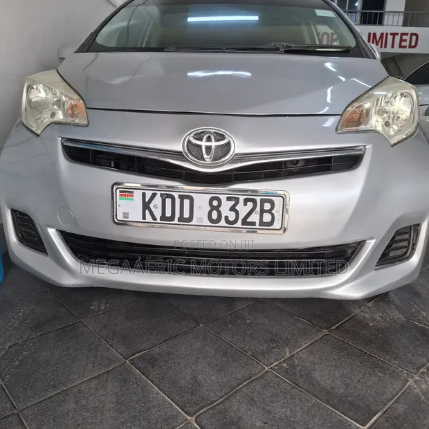 Toyota Ractis 1.5 FWD 2014 Silver - 1