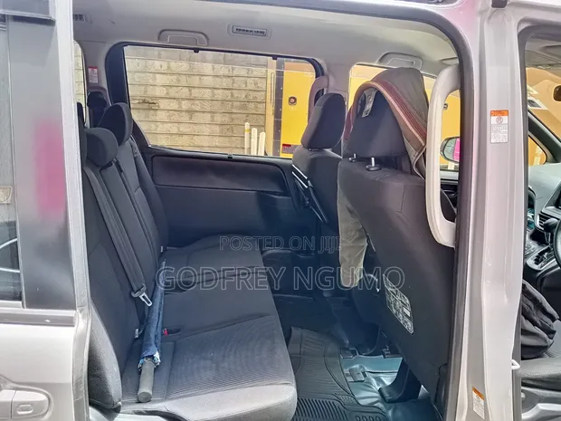 Toyota Voxy 2018 Silver - 1