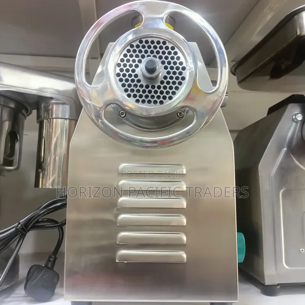 M-32 Commercial Meat Mincer - 1