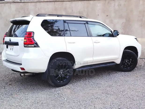 Toyota Land Cruiser Prado 2.8 2022 White - 1