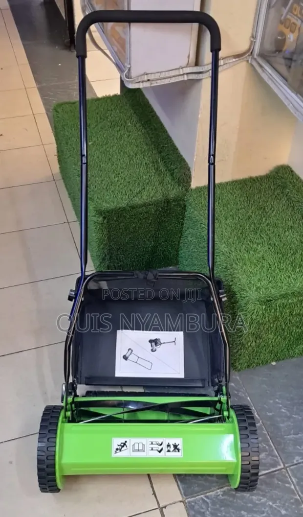 16" Manual Lawn Mower / Grass Cutter - 1