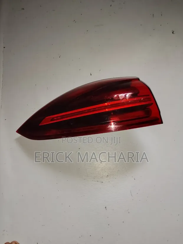 Porsche Cayenne Tail Light (2017) - 1