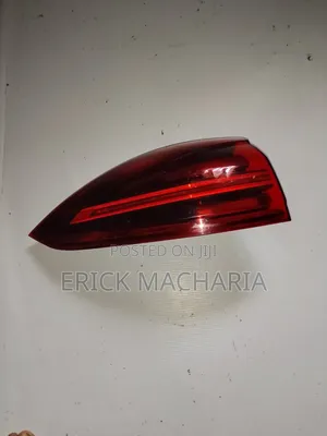 Porsche Cayenne Tail Light (2017)