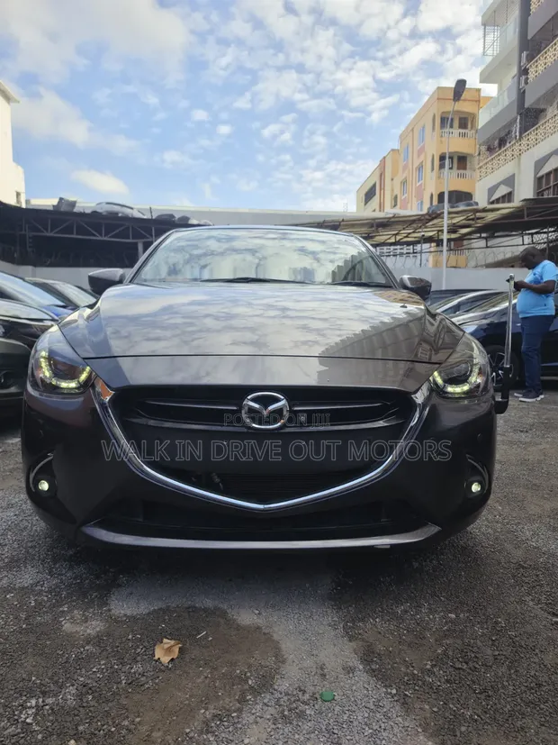 Mazda Demio 2019 Gray - 1