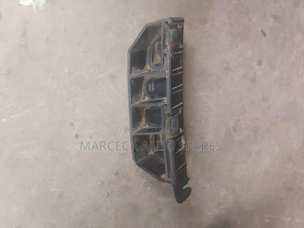 Honda Stream Front Bumper Slide (Used) - 1