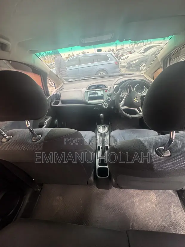 Honda Fit Automatic 2011 Silver - 1