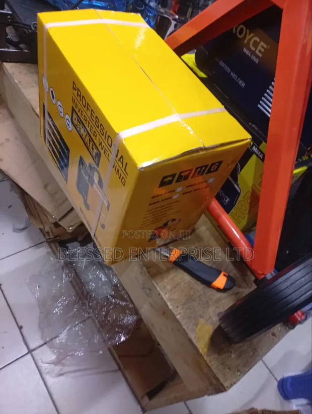 Brand New DeWalt 500A Hybrid Inverter Welding Machine - 1