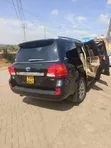 Toyota Land Cruiser 4.5 V8 DLX 2012 Nyeusi - 4