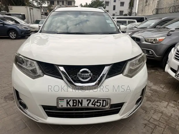Nissan X-Trail 2016 White - 1