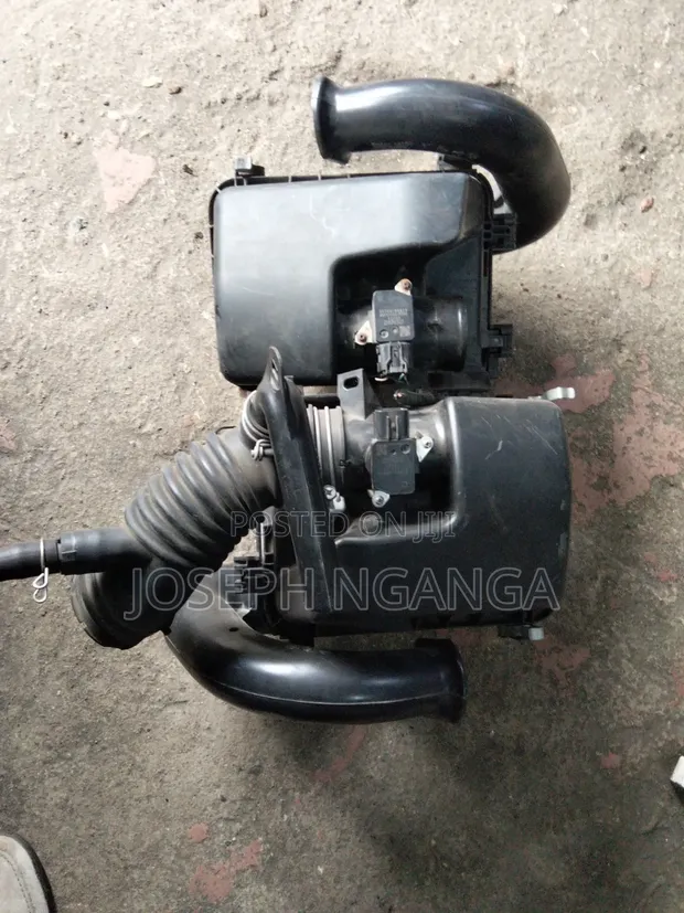 Toyota Corolla Fielder/Axio 2015 Air Cleaner - 1
