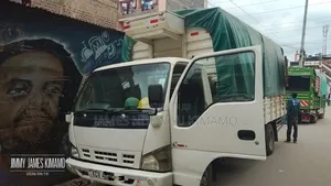 Isuzu NPR Truck 2019 White