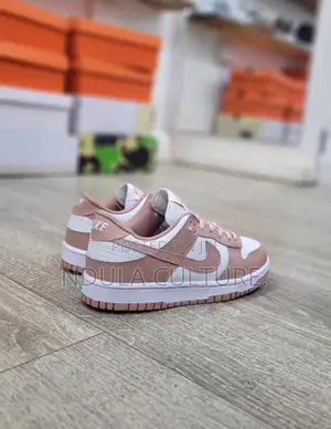 Nike Dunk Low Rose Whisper