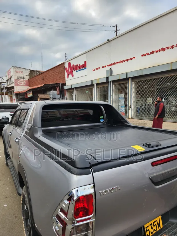Toyota Hilux Premium Aluminium Roller Shutter Cover - 1