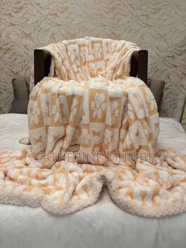 Heavy Sherpa Blanket - 1