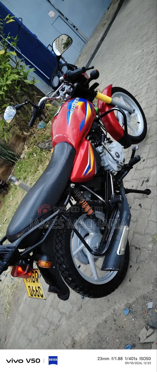 Bajaj Boxer 125 2026 Red - 1