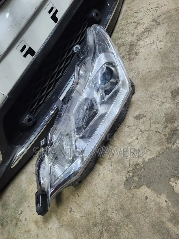 Toyota Fielder 165 Non-Xenon Headlights (Used) - 1
