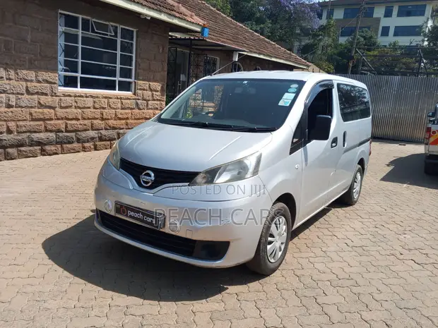 Nissan NV350 2015 Silver - 1