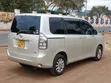 Toyota Noah 2.0 143hp FWD (7 Seater) 2012 Gold - 4