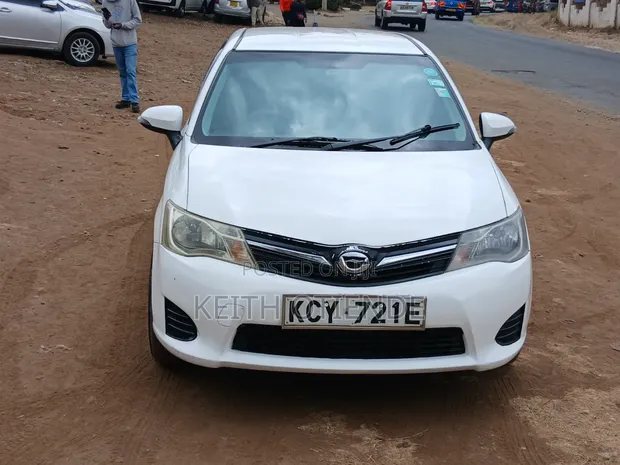 Toyota Corolla Fielder 1.5 Petrol FWD 2013 White - 1