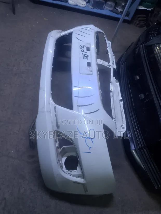 Suzuki Swift Front Bumper (Used) - 1