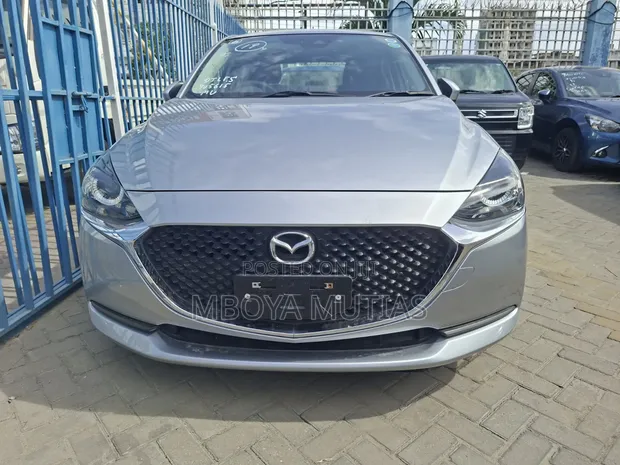 Mazda 2 2019 Silver - 1