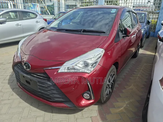 Toyota Vitz 1.3 FWD 5dr 2019 Maroon - 1