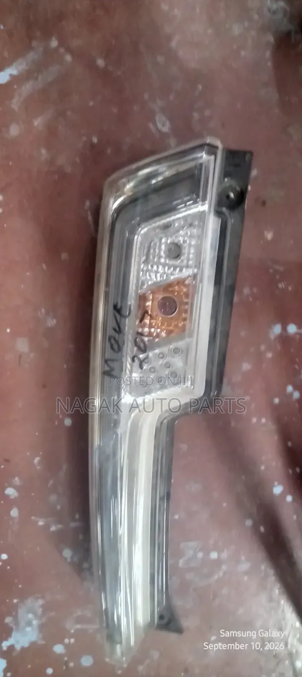 Daihatsu Move 2015 Taillight (Clear) - 1