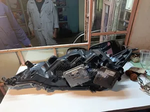 Toyota Harrier Headlight