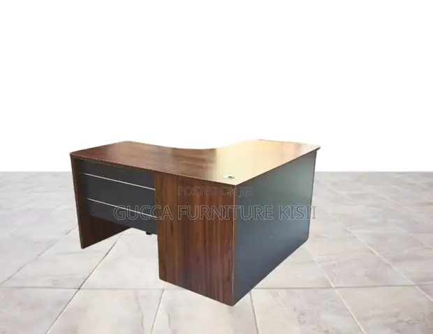 1400mm Wooden Curved Task Desk - 1