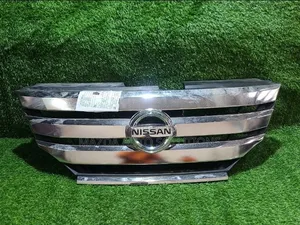 Nissan Serena C25 Grill (2013-2016)