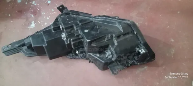 Honda Vezel 2018 Xenon Headlight - 1