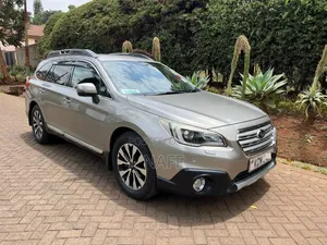 Subaru Outback 2.5i Limited 2015 Gold