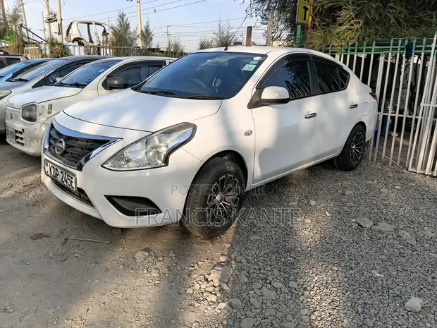 Nissan Latio 1.2 2017 Gold - 1