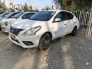 Nissan Latio 1.2 2017 Gold