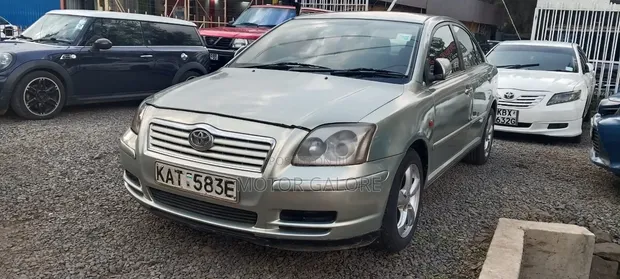 Toyota Avensis Verso Automatic 2004 Silver - 1