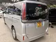 Toyota Noah 2017 Silver - 5