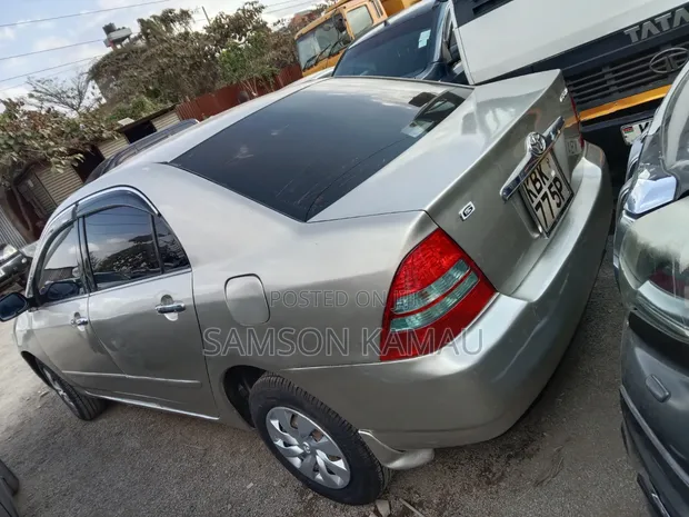 Toyota Corolla 2002 Silver - 1