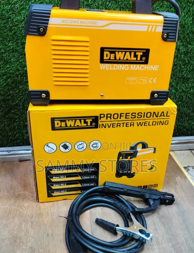 DeWalt Professional 500A Electric Welder - 1