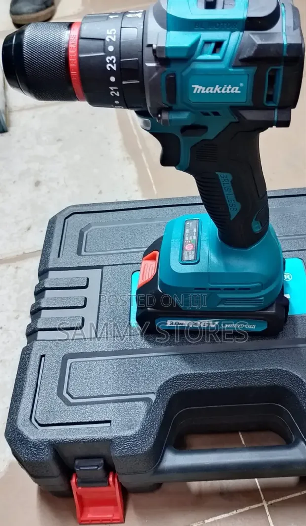 Makita Brushless Drilling Screwdriving Tool - 1