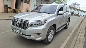 Toyota Land Cruiser Prado TX 2011 Silver